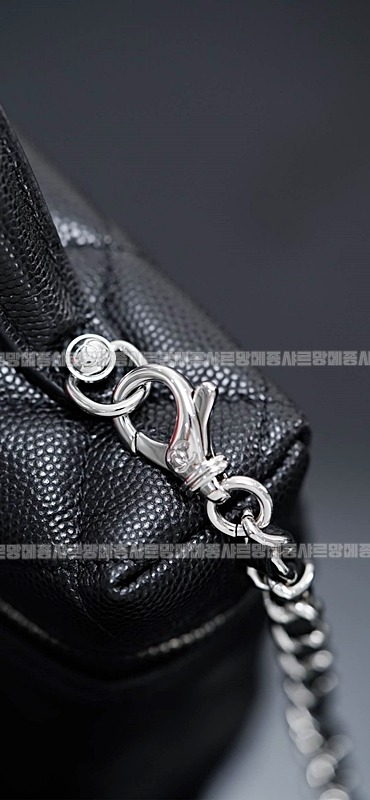 샤넬23B체인코스메틱케이스 20260210-154503-027루.jpg