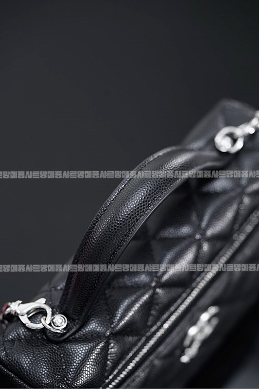 샤넬23B체인코스메틱케이스 20260210-154504-038루.jpg