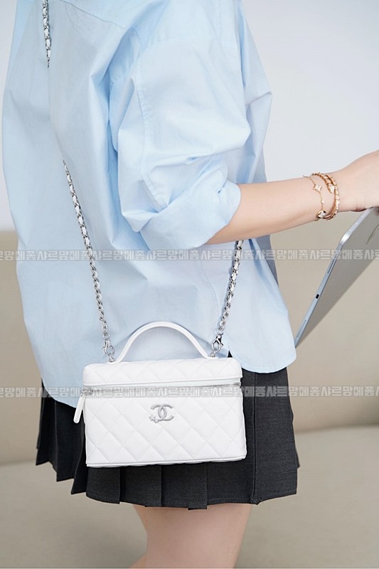 샤넬23B체인코스메틱케이스 20260210-154924-004루.jpg