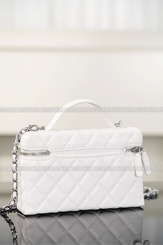 샤넬23B체인코스메틱케이스 20260210-154925-008루.jpg