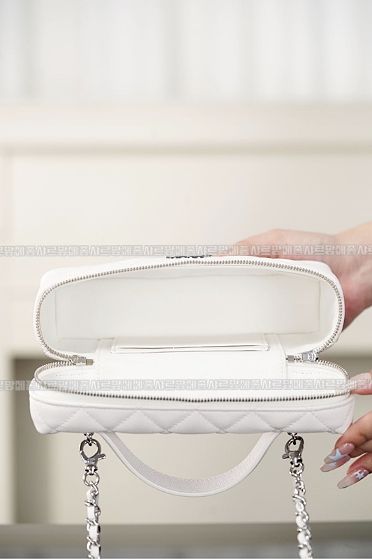 샤넬23B체인코스메틱케이스 20260210-154925-014루.jpg