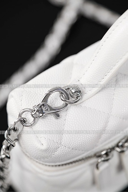 샤넬23B체인코스메틱케이스 20260210-154927-023루.jpg