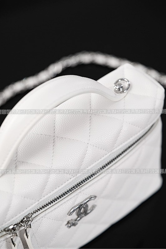 샤넬23B체인코스메틱케이스 20260210-154927-025루.jpg