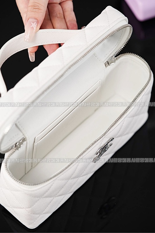 샤넬23B체인코스메틱케이스 20260210-154927-029루.jpg