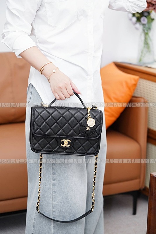 샤넬핸들장식의플랩백 20260210-164711-009루.jpg