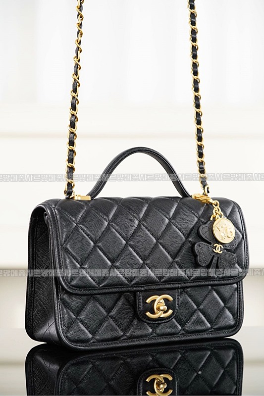 샤넬핸들장식의플랩백 20260210-164712-012루.jpg