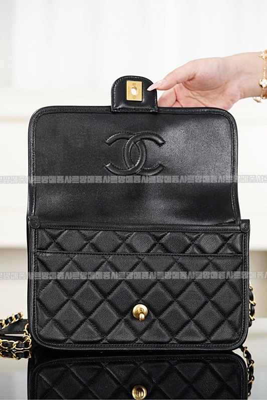 샤넬핸들장식의플랩백 20260210-164712-015루.jpg