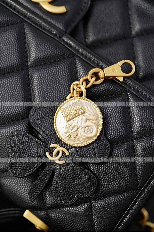 샤넬핸들장식의플랩백 20260210-164715-036루.jpg
