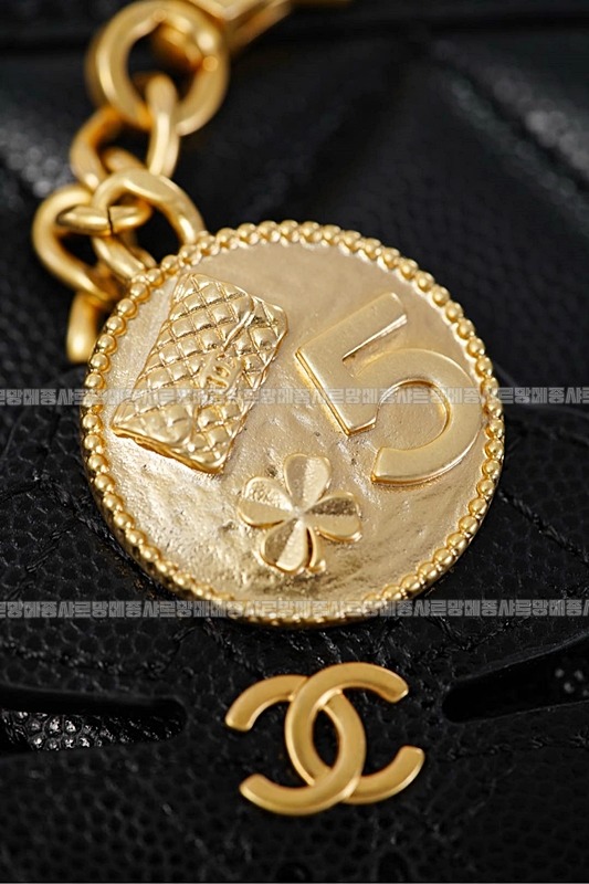 샤넬핸들장식의플랩백 20260210-164716-038루.jpg