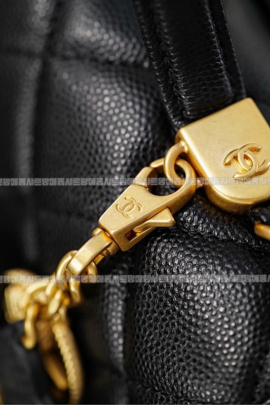 샤넬핸들장식의플랩백 20260210-164716-040루.jpg