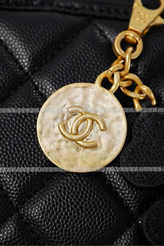 샤넬핸들장식의플랩백 20260210-164716-043루.jpg