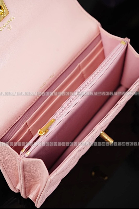 샤넬클래식탑핸들스몰플랩백 20260211-095917-028루.jpg