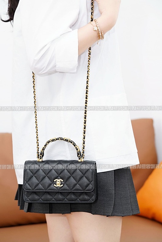 샤넬클래식탑핸들스몰플랩백 20260211-100411-006루.jpg