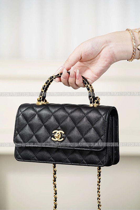 샤넬클래식탑핸들스몰플랩백 20260211-100412-013루.jpg