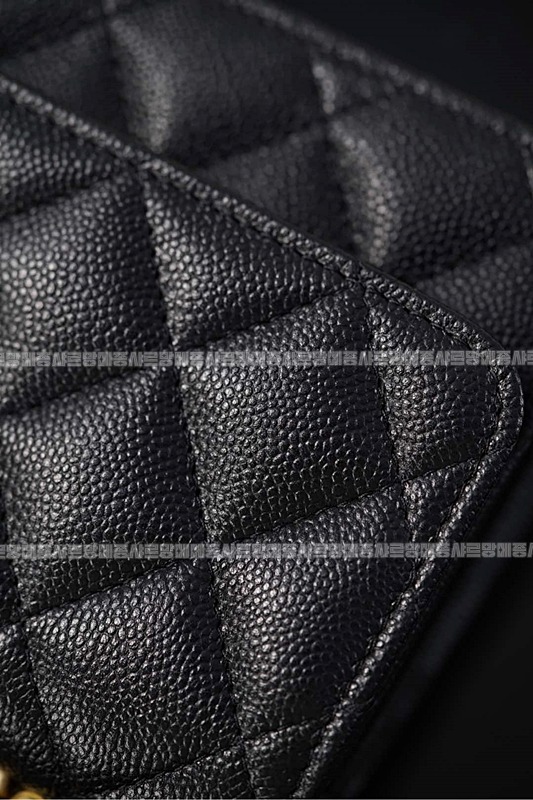 샤넬클래식탑핸들스몰플랩백 20260211-100413-021루.jpg