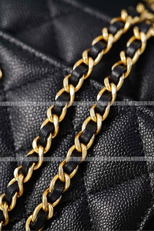 샤넬클래식탑핸들스몰플랩백 20260211-100414-027루.jpg