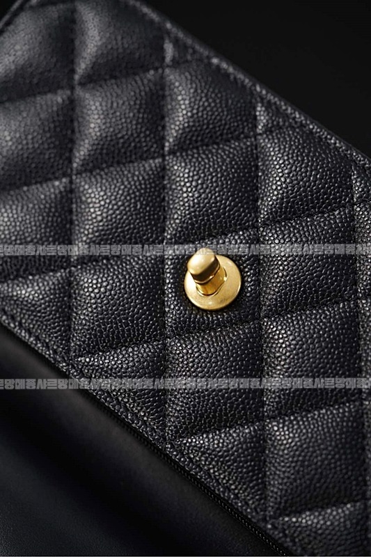 샤넬클래식탑핸들스몰플랩백 20260211-100415-030루.jpg