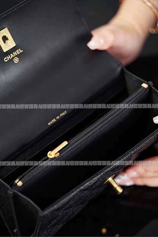 샤넬클래식탑핸들스몰플랩백 20260211-100415-031루.jpg