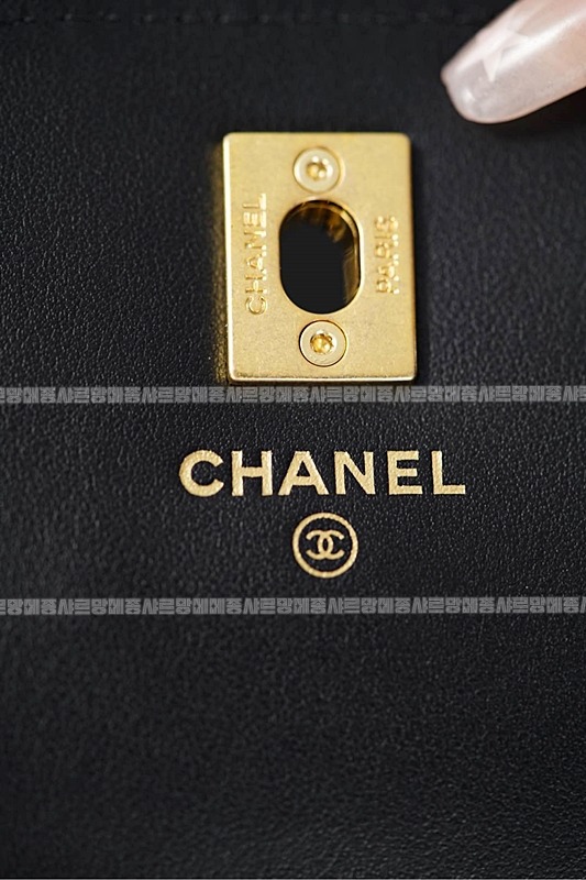샤넬클래식탑핸들스몰플랩백 20260211-100415-032루.jpg