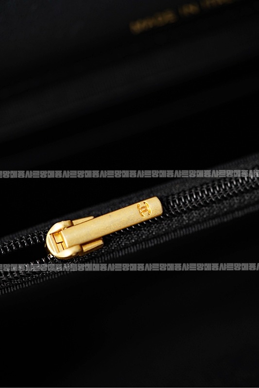 샤넬클래식탑핸들스몰플랩백 20260211-100416-036루.jpg