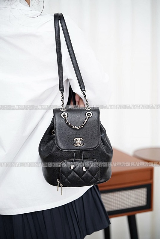 샤넬25B어피티백팩스몰 20260211-102710-006루.jpg