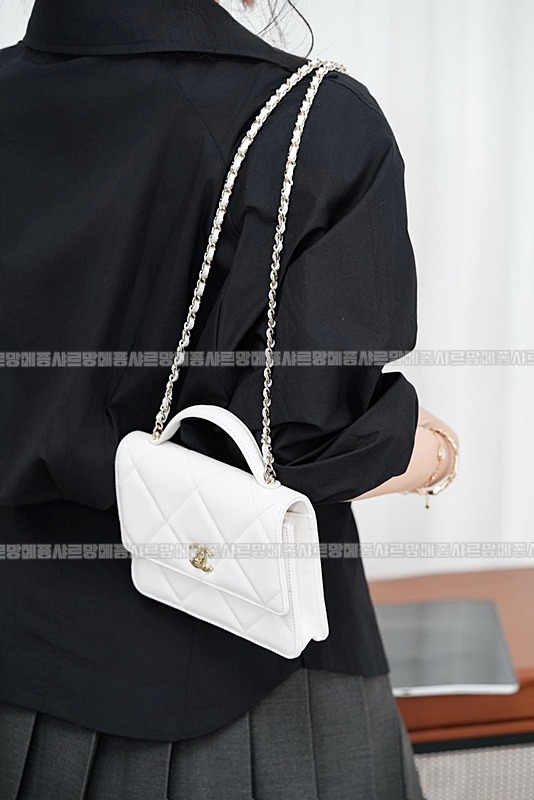 샤넬25K탑핸들월렛온체인백 20260211-104702-003루.jpg