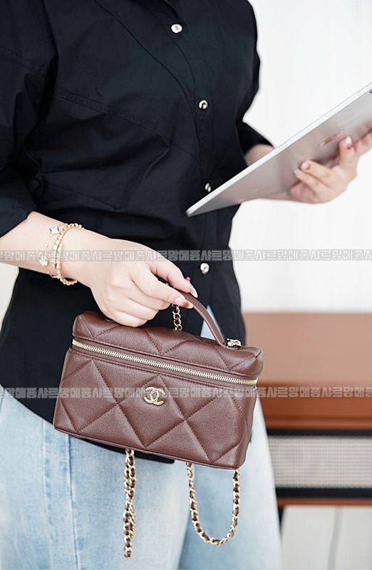 샤넬탑핸들슬림베니티케이스 20260211-121628-004루.jpg