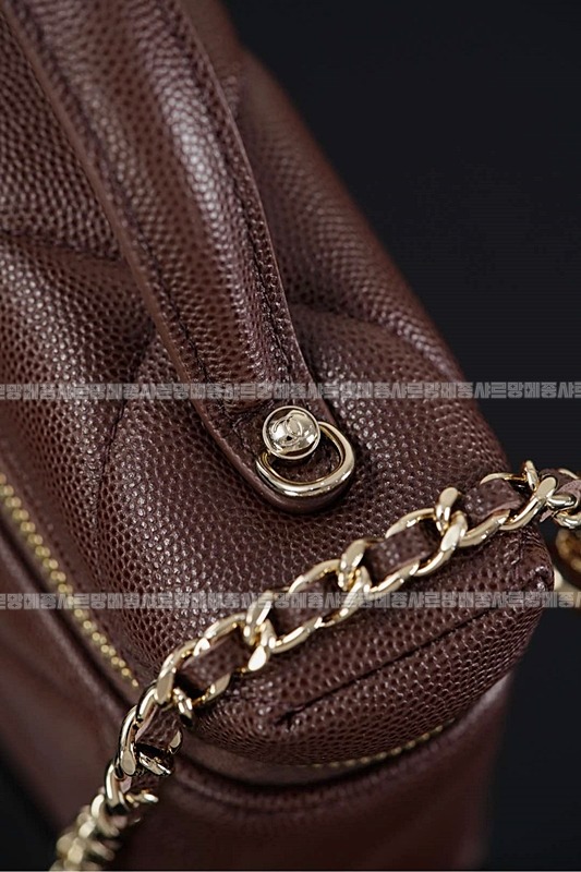 샤넬탑핸들슬림베니티케이스 20260211-121632-029루.jpg