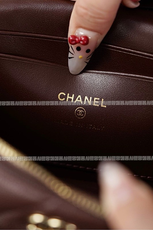 샤넬탑핸들슬림베니티케이스 20260211-121632-034루.jpg