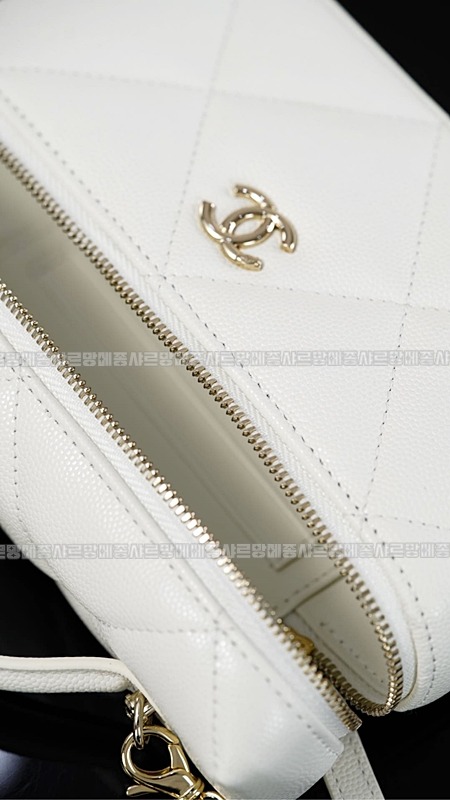 샤넬탑핸들슬림베니티케이스 20260211-122549-027루.jpg