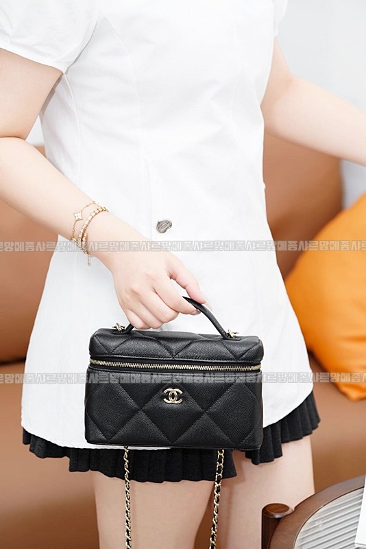 샤넬탑핸들슬림베니티케이스 20260211-123051-003루.jpg