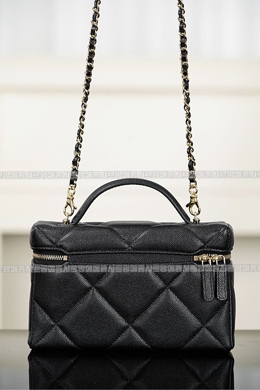 샤넬탑핸들슬림베니티케이스 20260211-123052-011루.jpg