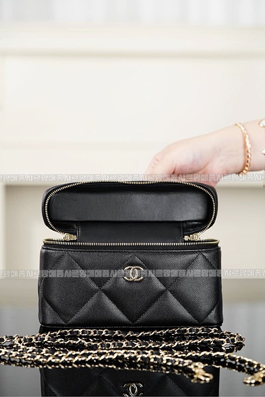 샤넬탑핸들슬림베니티케이스 20260211-123053-016루.jpg