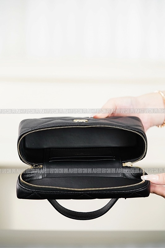 샤넬탑핸들슬림베니티케이스 20260211-123053-017루.jpg