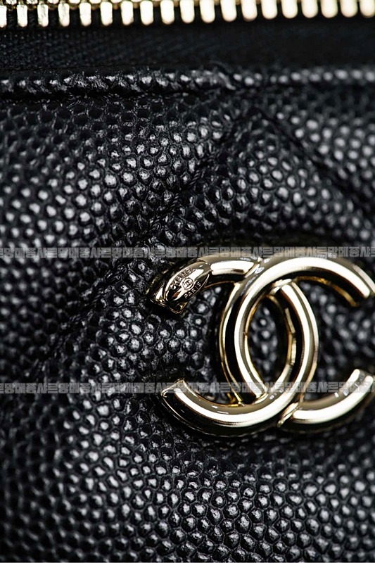 샤넬탑핸들슬림베니티케이스 20260211-123054-019루.jpg