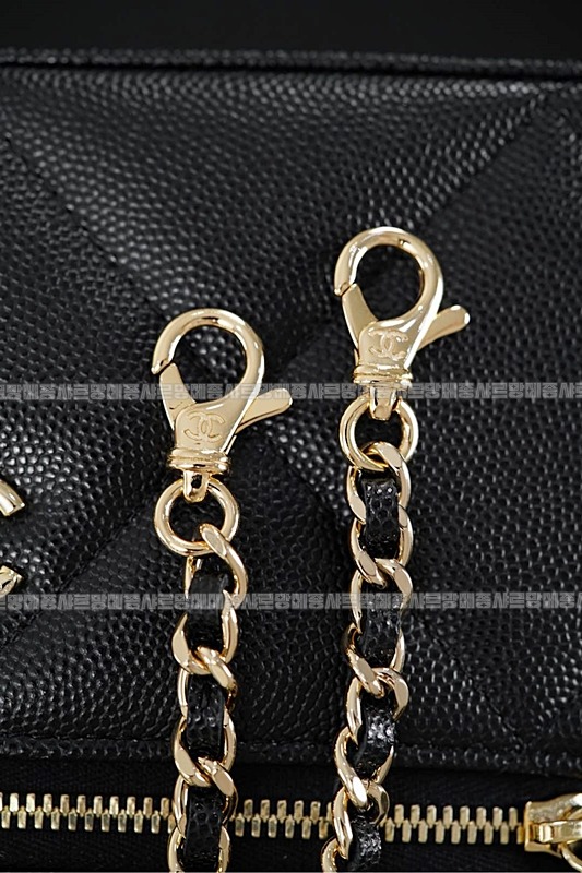 샤넬탑핸들슬림베니티케이스 20260211-123054-020루.jpg