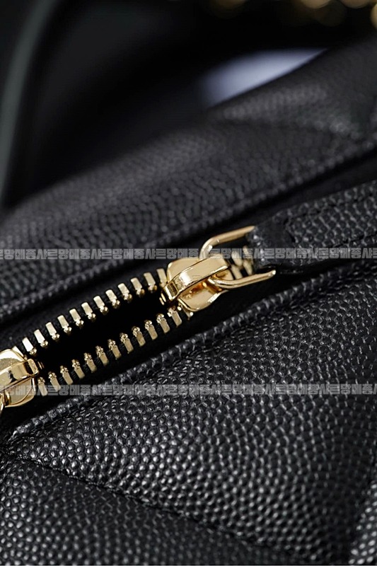 샤넬탑핸들슬림베니티케이스 20260211-123054-021루.jpg