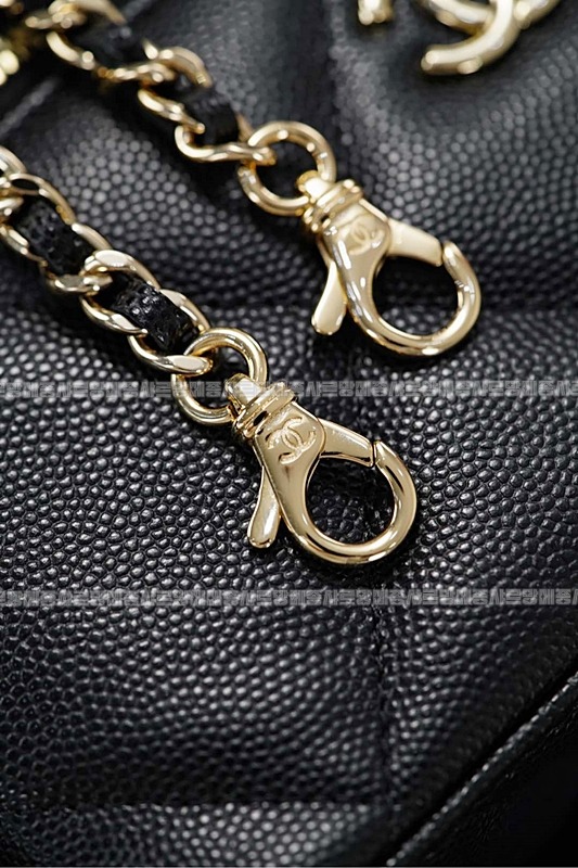 샤넬탑핸들슬림베니티케이스 20260211-123054-024루.jpg