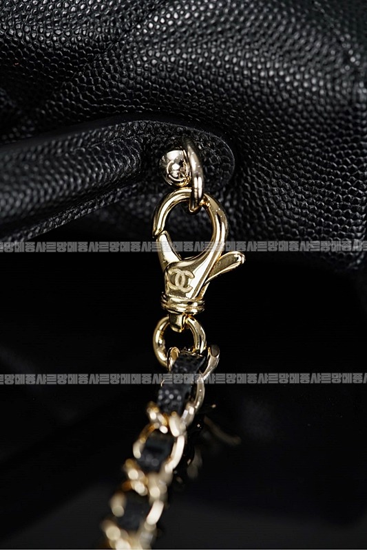 샤넬탑핸들슬림베니티케이스 20260211-123055-027루.jpg