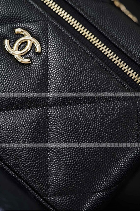 샤넬탑핸들슬림베니티케이스 20260211-123055-030루.jpg