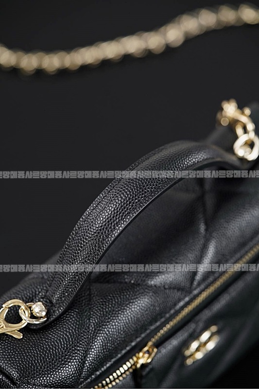 샤넬탑핸들슬림베니티케이스 20260211-123055-032루.jpg