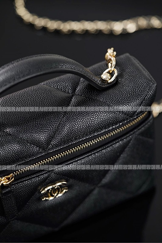 샤넬탑핸들슬림베니티케이스 20260211-123056-034루.jpg