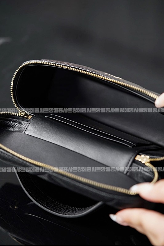 샤넬탑핸들슬림베니티케이스 20260211-123057-037루.jpg