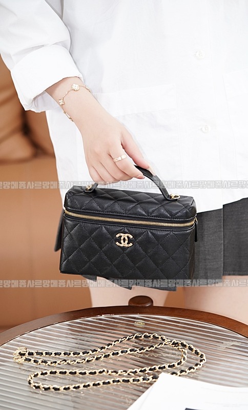 샤넬탑핸들포쉐트베니티 20260211-154629-002루.jpg