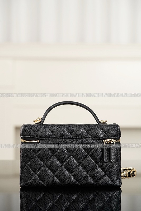 샤넬탑핸들포쉐트베니티 20260211-154630-008루.jpg