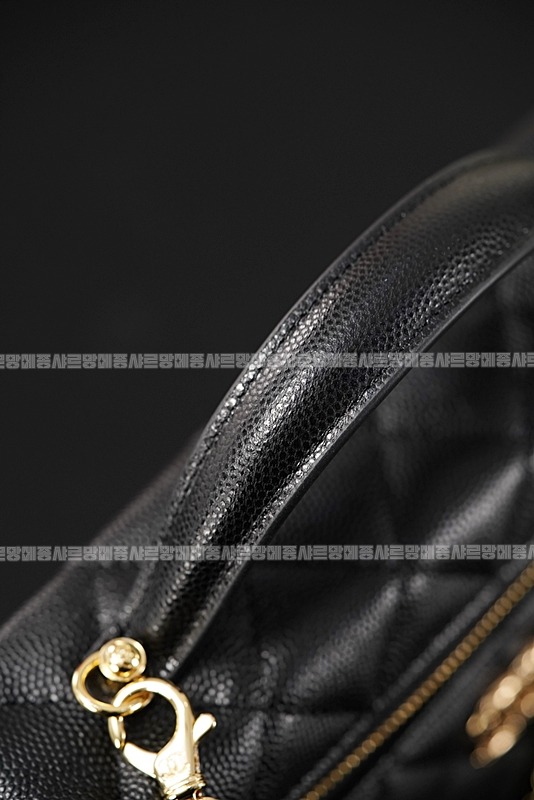 샤넬탑핸들포쉐트베니티 20260211-154631-017루.jpg