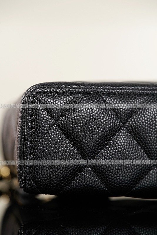 샤넬탑핸들포쉐트베니티 20260211-154632-020루.jpg