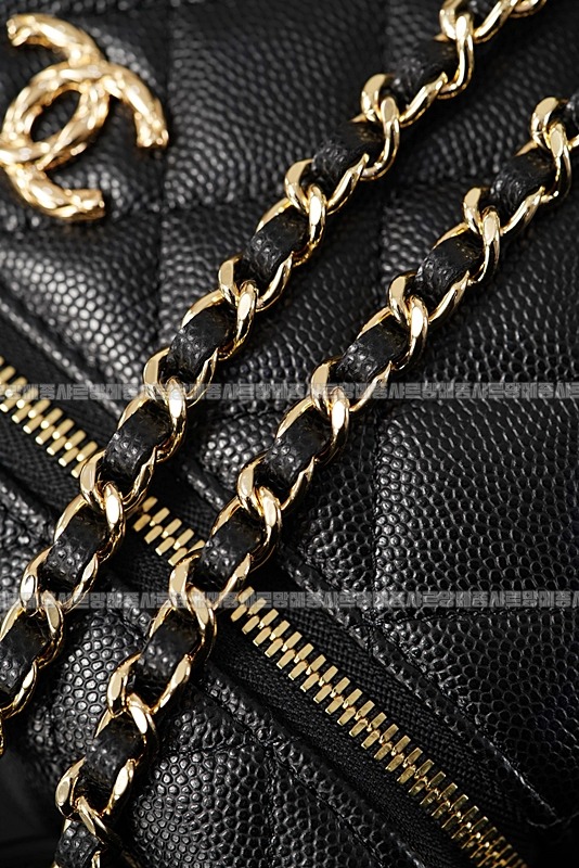 샤넬탑핸들포쉐트베니티 20260211-154633-024루.jpg