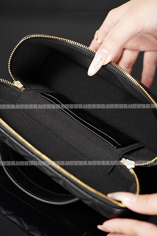 샤넬탑핸들포쉐트베니티 20260211-154637-036루.jpg