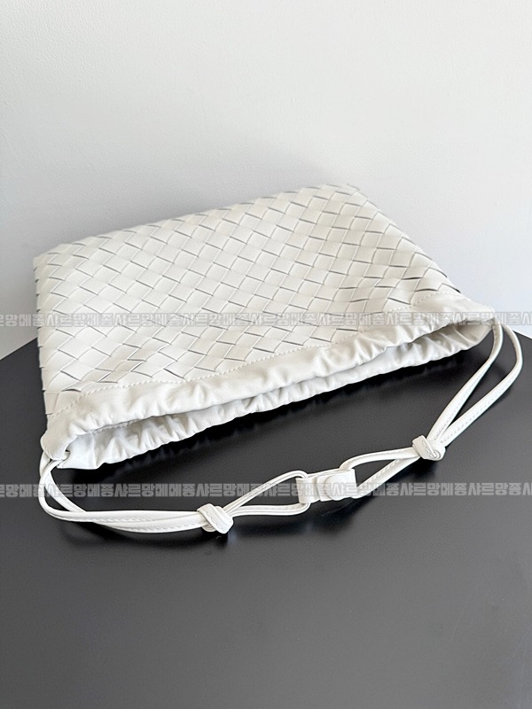 보테가베네타더스트백 20260212-120948-007루.jpg